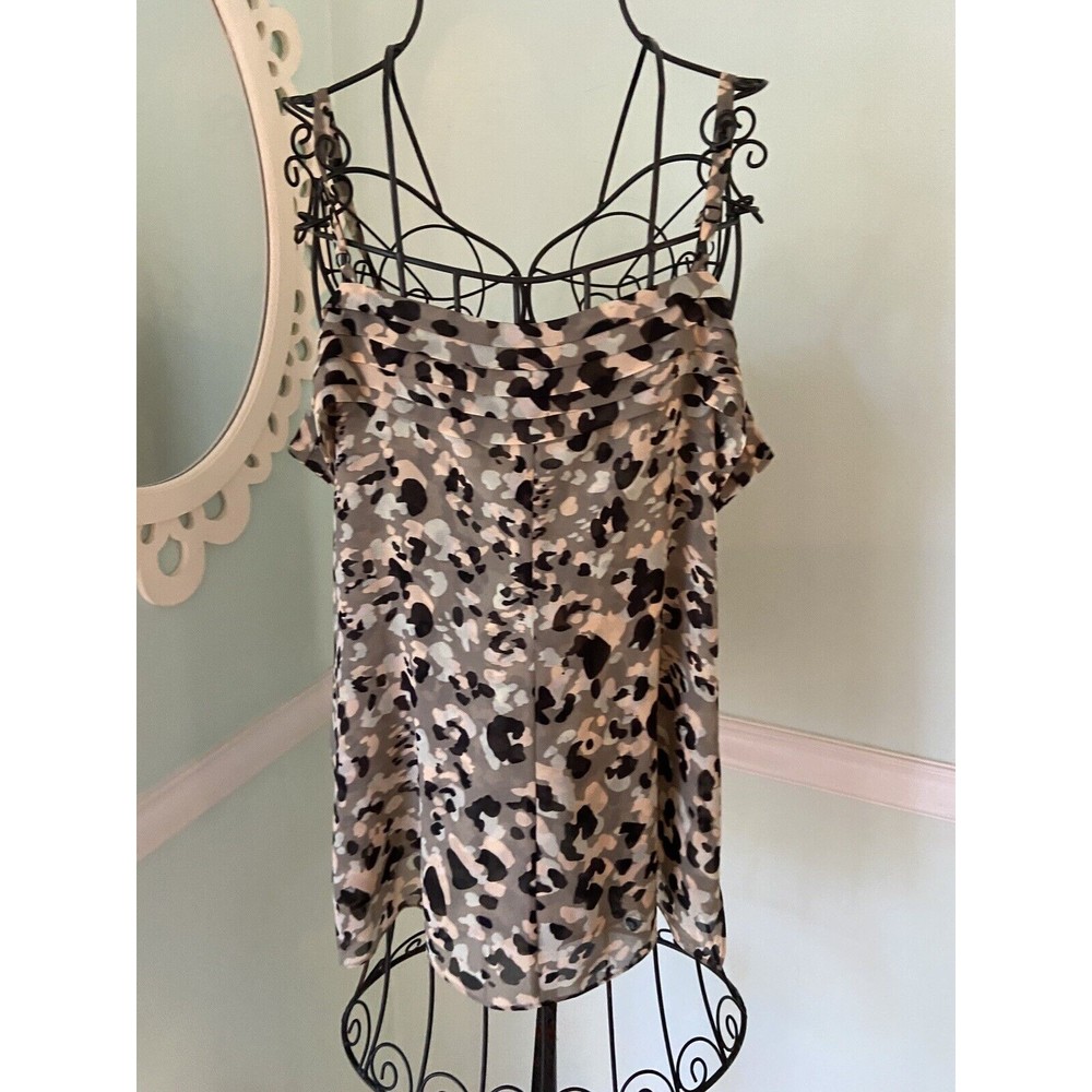 Cabi Alegria Collection #5360‎ Tiered Cold Shoulder Top Camo Women's Size Small - Picture 7 of 7